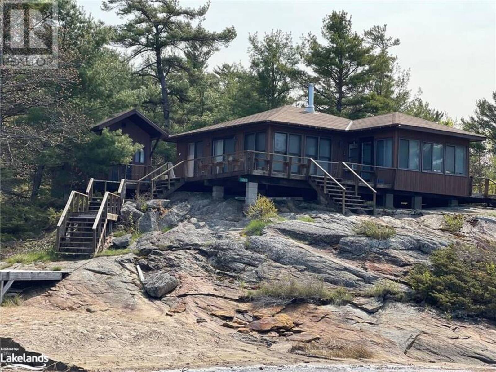 1260 GEORGIAN BAY Island, Pointe au Baril, Ontario P0G 1K0