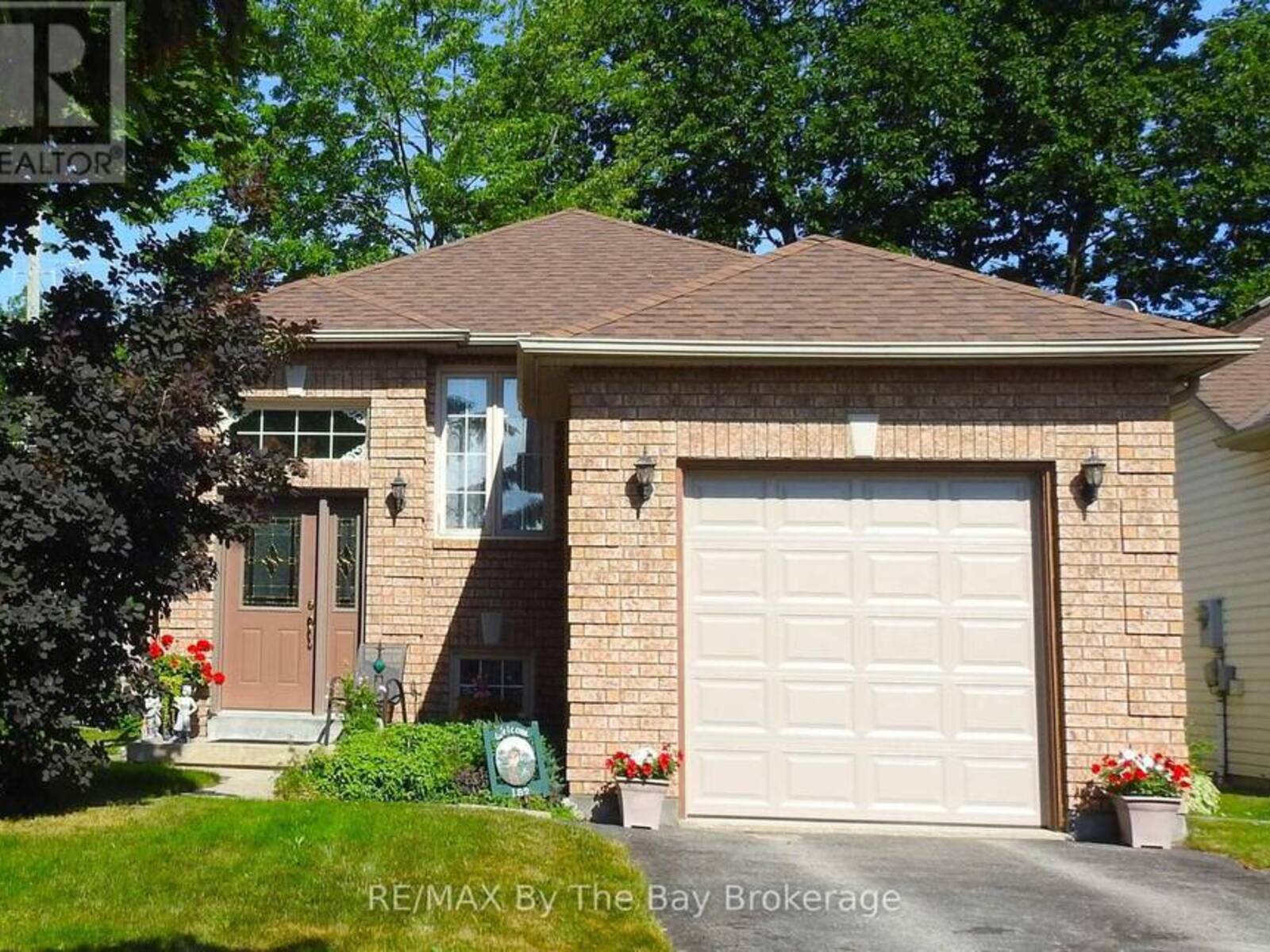 189 DYER DRIVE, Wasaga Beach, Ontario L9Z 1L9