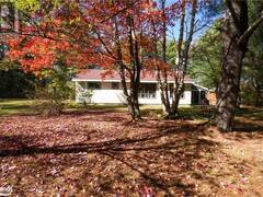 29 SELLENS Avenue Bracebridge Ontario, P1L 1R3