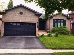 472 FERNDALE Drive N Barrie Ontario, L4N 7X6