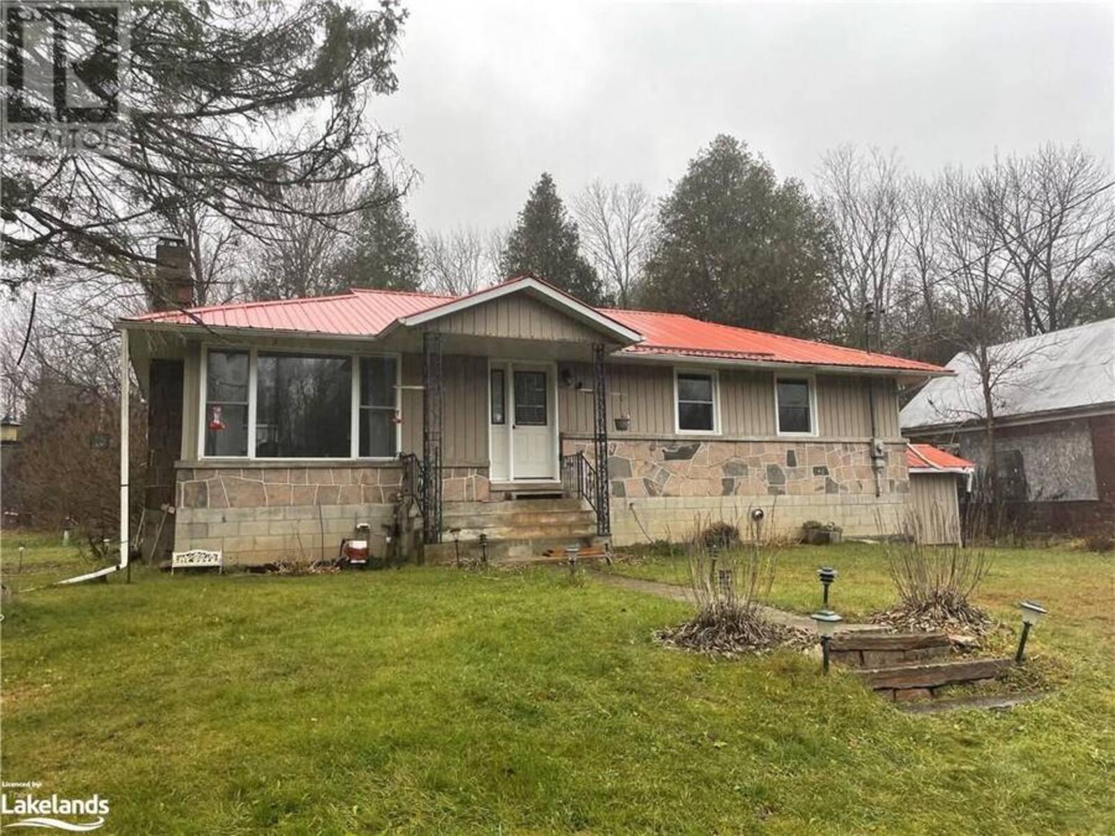 6731 HIGHWAY 121, Minden, Ontario K0M 2K0