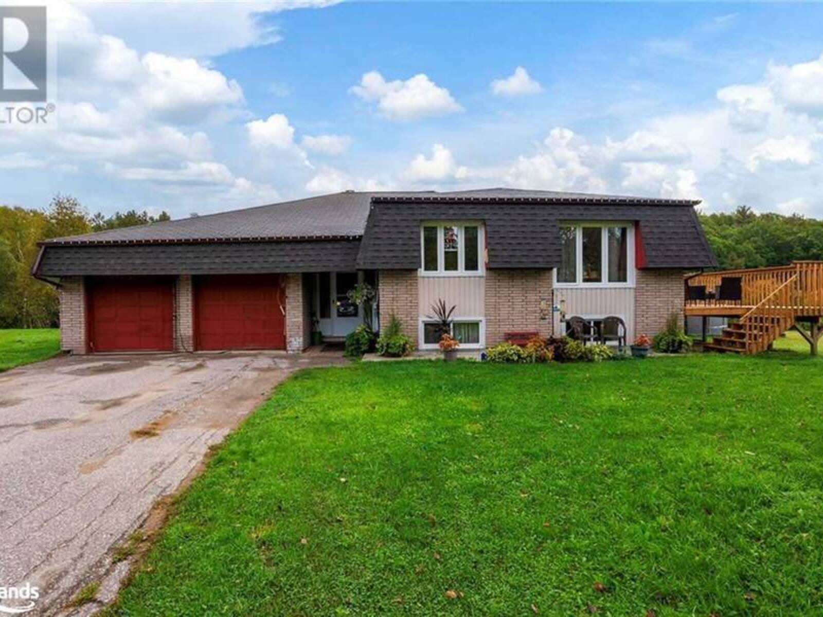 2 EARL'S Court, McDougall, Ontario P2A 2W9