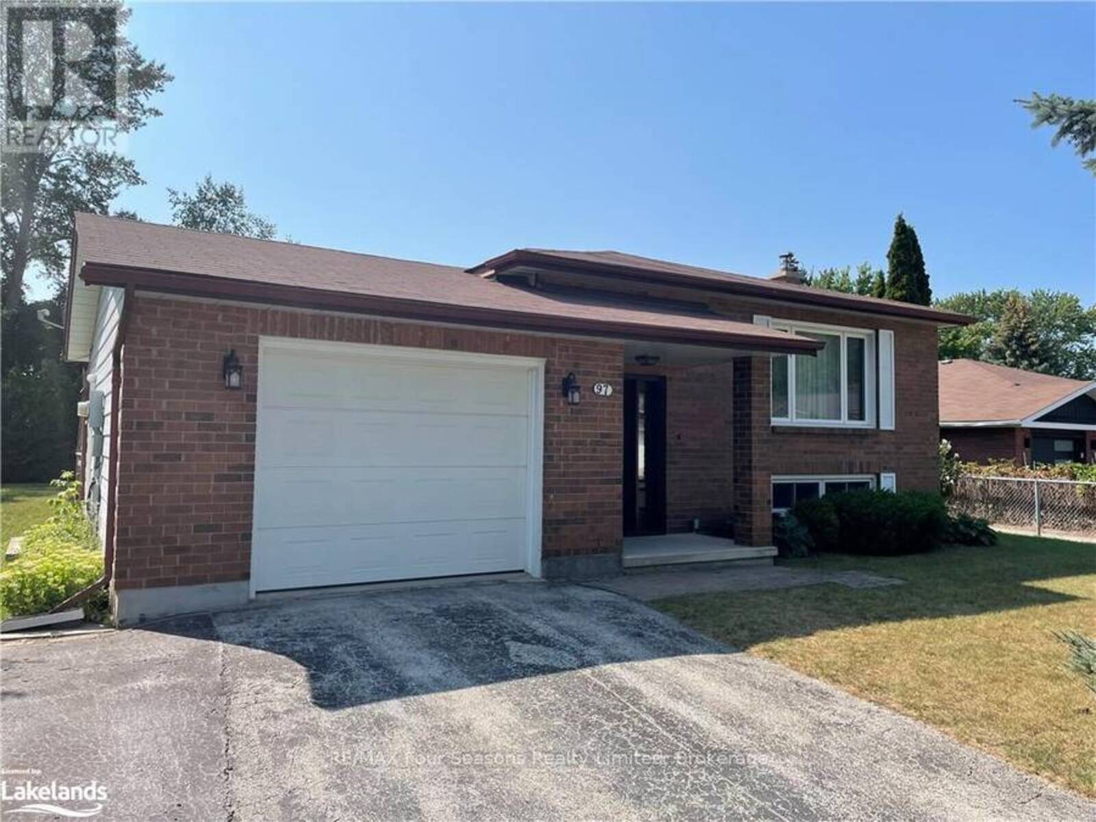 97 LOCKHART ROAD, Collingwood, Ontario L9Y 4M5