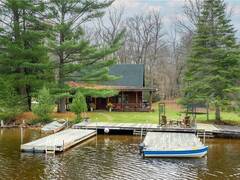 30 MCVITTIE Island Bracebridge Ontario, P1L 1W4