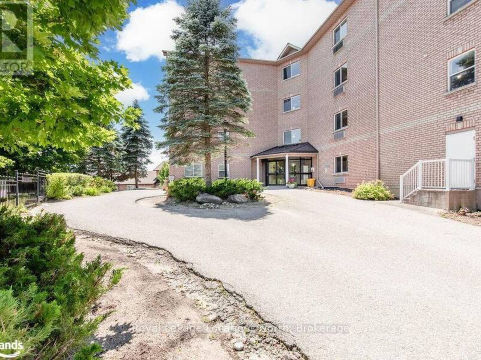 205 - 4 BECK BOULEVARD, Penetanguishene, Ontario L9M 2H3