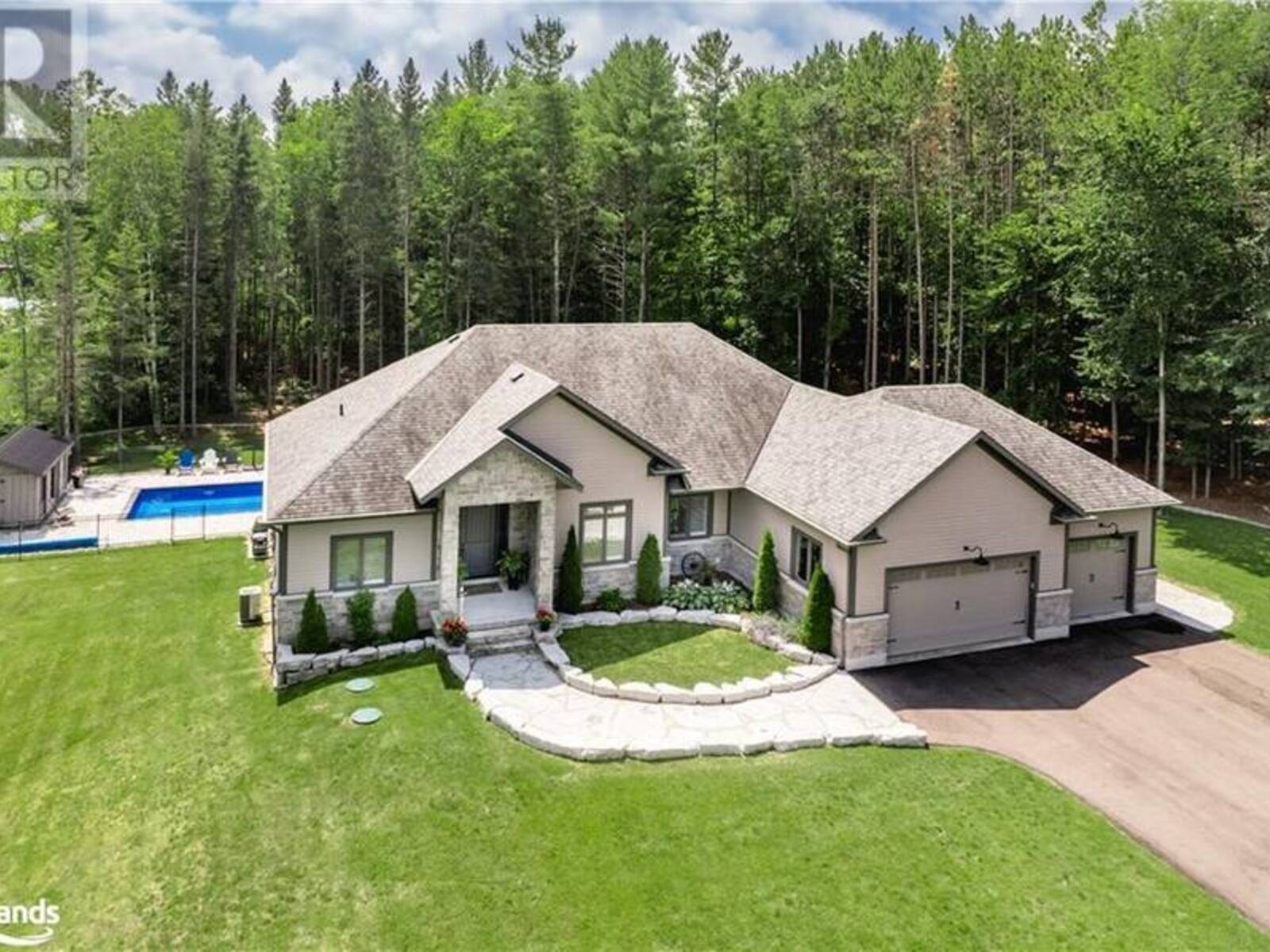 49 SYDENHAM Trail W, Duntroon, Ontario L0M 1H0