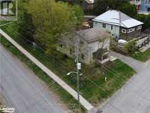 19 LANSDOWNE STREET W | Huntsville Ontario | Slide Image Six