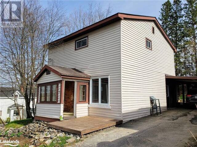 19 LANSDOWNE STREET W Huntsville Ontario, P1H 1W1