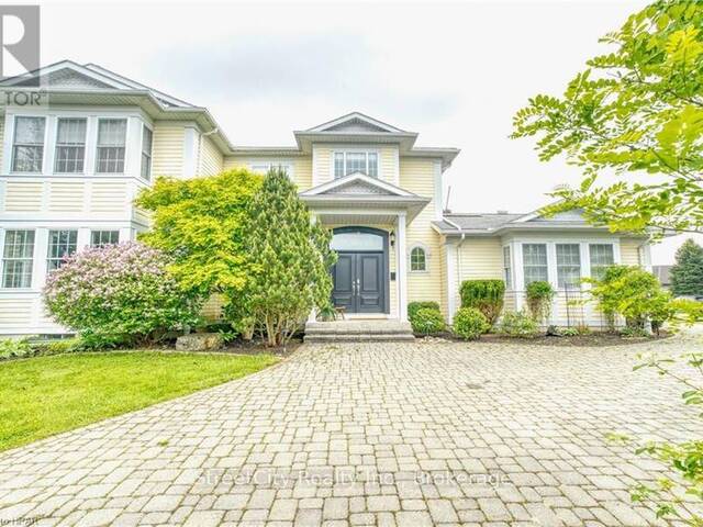 13 HARBOUR COURT Bayfield Ontario, N0M 1G0