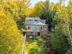 293 WEST DIAMOND LAKE ROAD Hastings Highlands Ontario, K0L 2A0