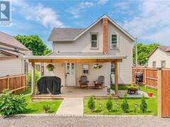 32 WALNUT LANE Paris Ontario, N3L 2K4