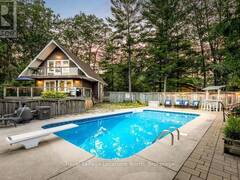 157 WOODLAND DRIVE Wasaga Beach Ontario, L9Z 2V4