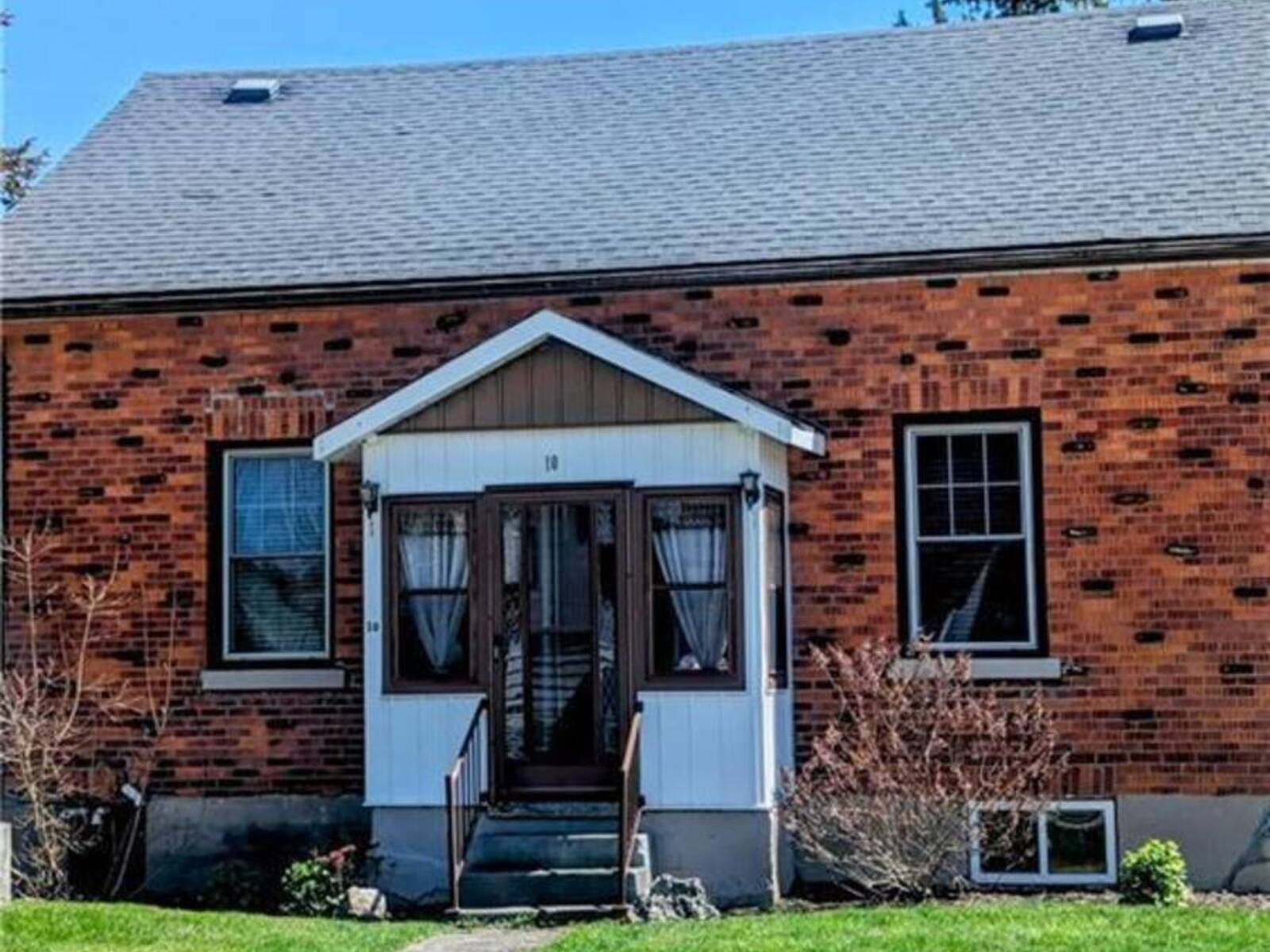 10 MARY STREET, Brockton, Ontario N0G 2V0