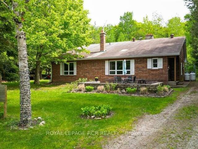 72 SOUTH SHORE ROAD Lion's Head Ontario, N0H 1W0 - 4 Bedrooms Home For Sale