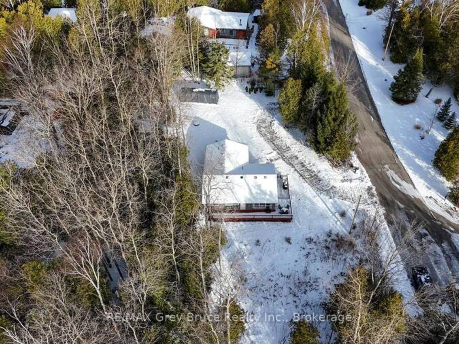 12 PIERCE STREET S, Georgian Bluffs, Ontario N0H 2T0