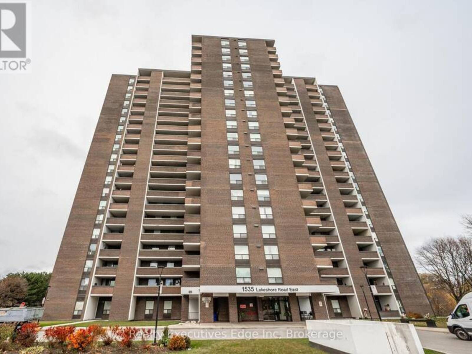 1503 - 1535 LAKESHORE ROAD E, Mississauga, Ontario L5E 3E2