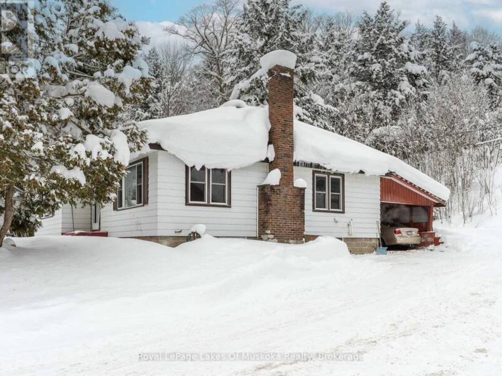 2592 HIGHWAY 141 W, Muskoka, Ontario P0B 1M0