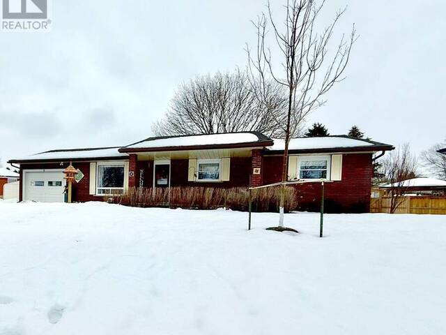 8 OTTER CRESCENT South Bruce Ontario, N0G 2J0