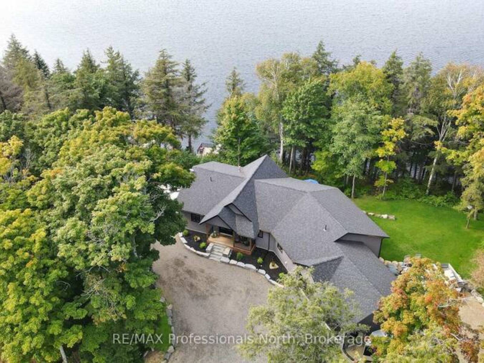 1034 LONE WOLF CRESCENT, Haliburton, Ontario K0M 1S0