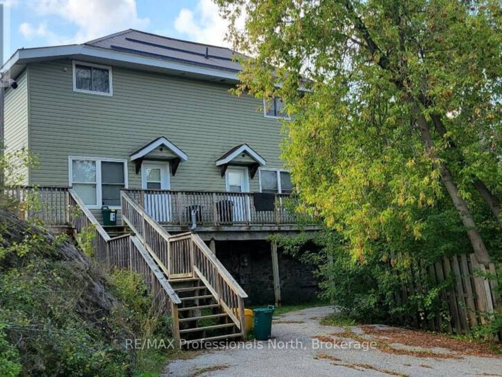 9 WEST ROAD, Huntsville, Ontario P1H 1K9