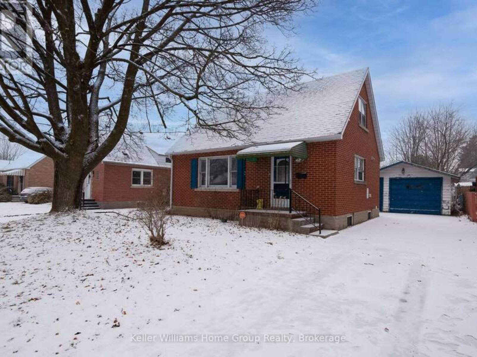 32 DIETZ AVENUE S, Waterloo, Ontario N2L 2J6