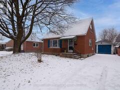 32 DIETZ AVENUE S Waterloo Ontario, N2L 2J6