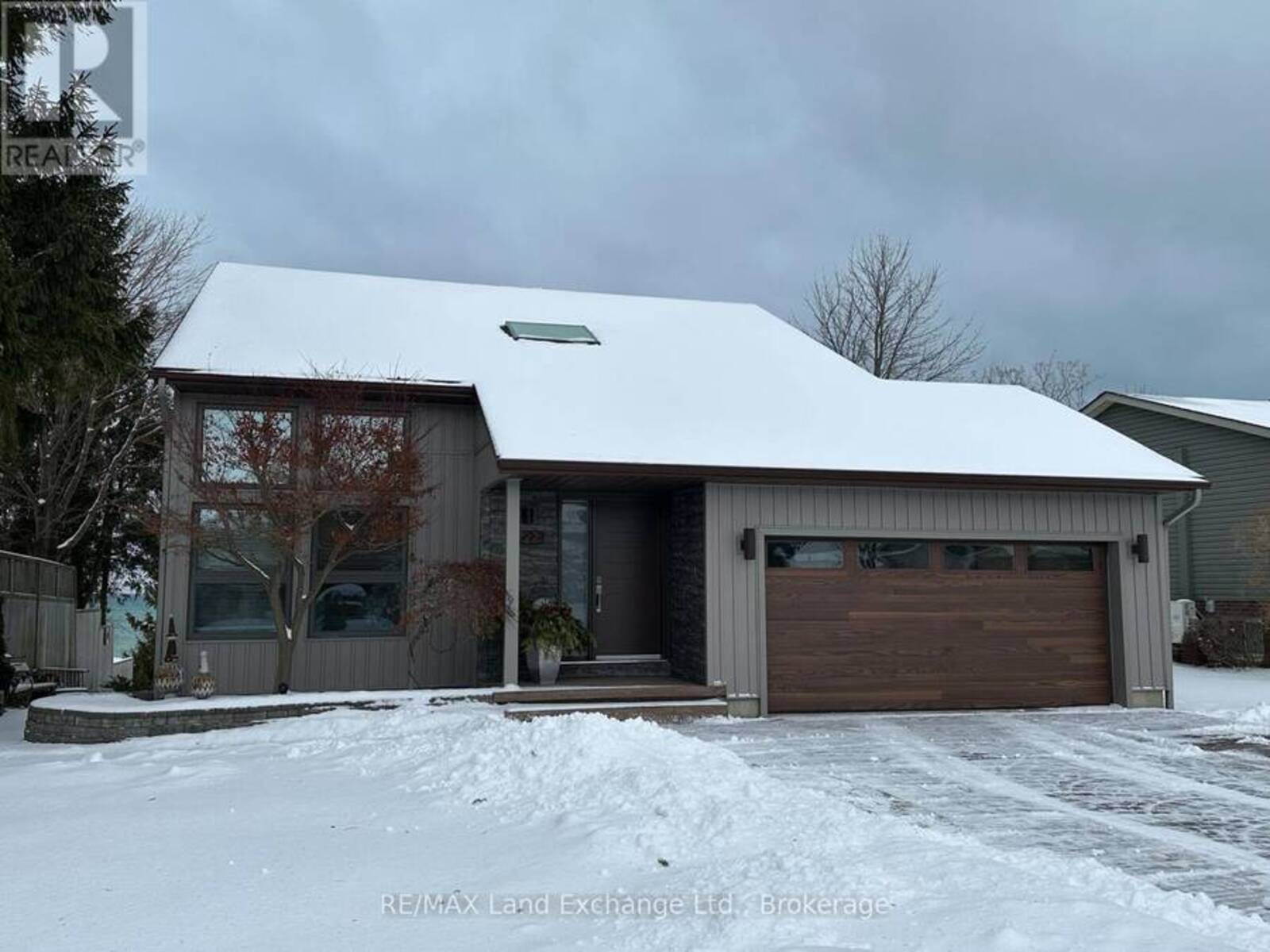 222 PENETANGORE ROW, Kincardine, Ontario N2Z 2P6