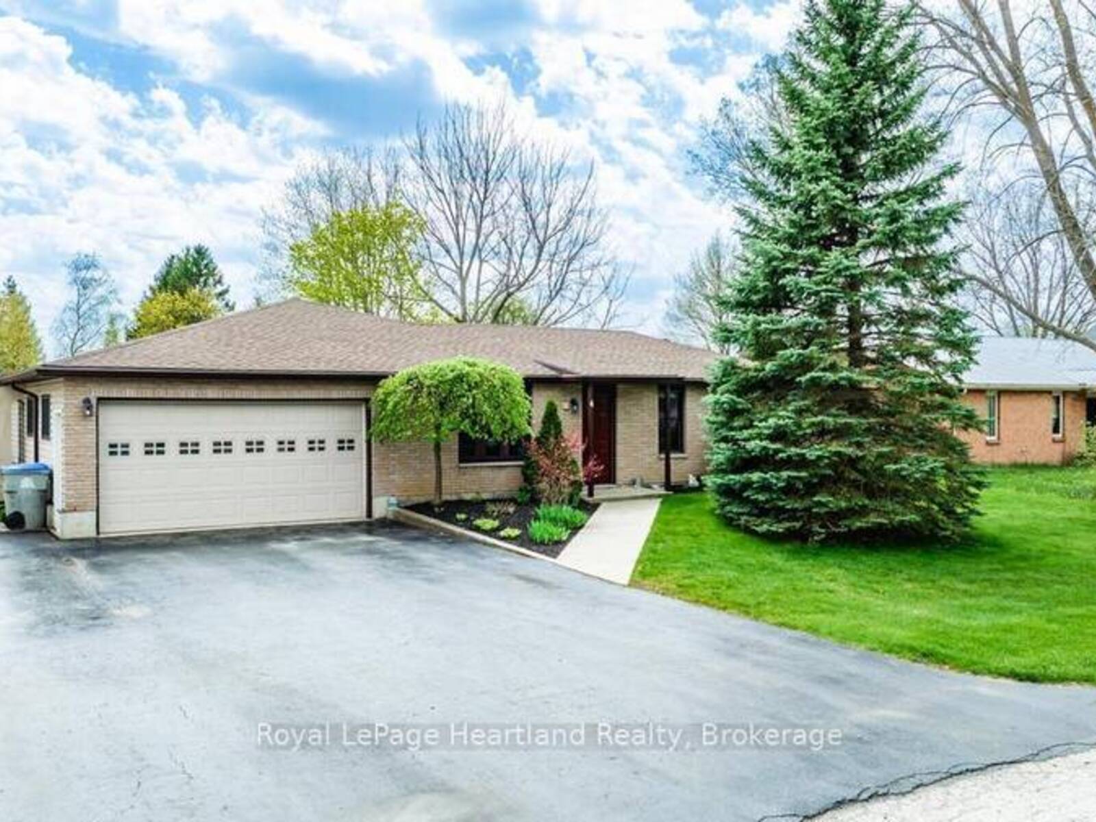 4 DUCHARME CRESCENT, Bayfield, Ontario N0M 1G0