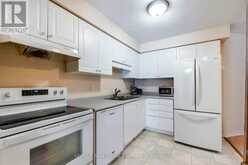 61 ROEHAMPTON CRESCENT W | Guelph Ontario | Slide Image Nine