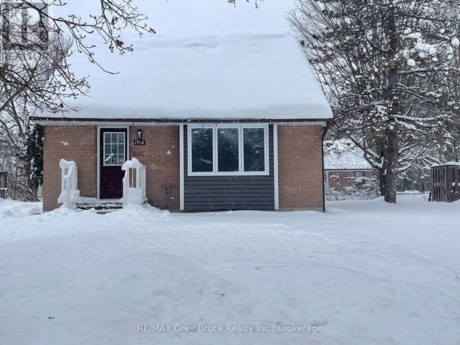 1314 7TH AVENUE A W, Owen Sound, Ontario N4K 5L9