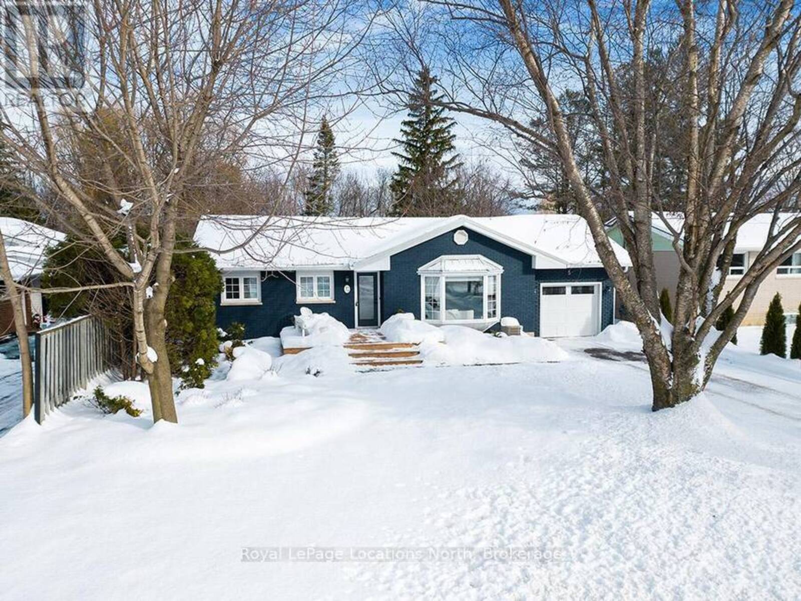 32 NAPIER STREET E, Thornbury, Ontario N0H 2P0