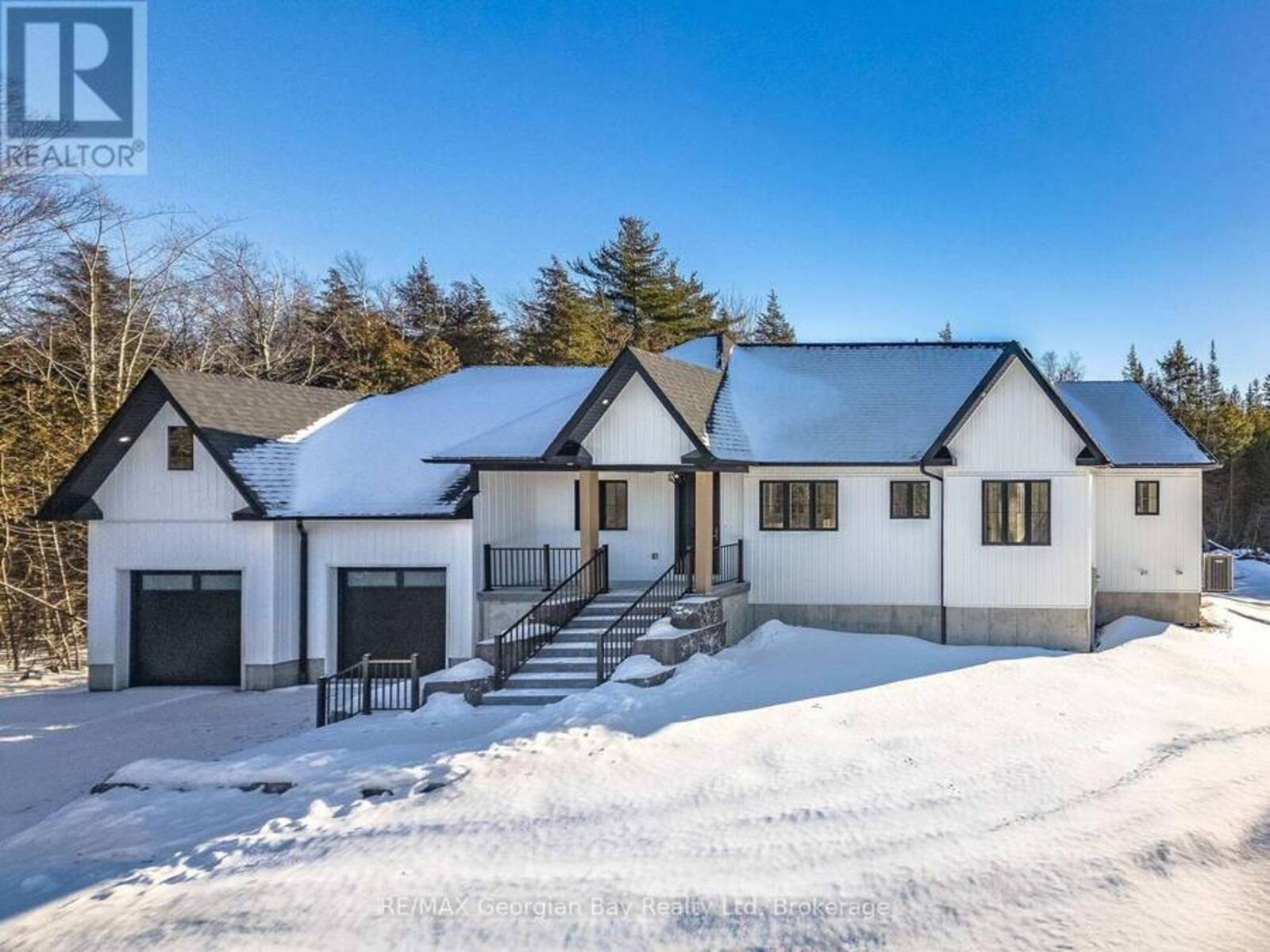 2244 CHAMPLAIN ROAD, Penetanguishene, Ontario L9M 1R2