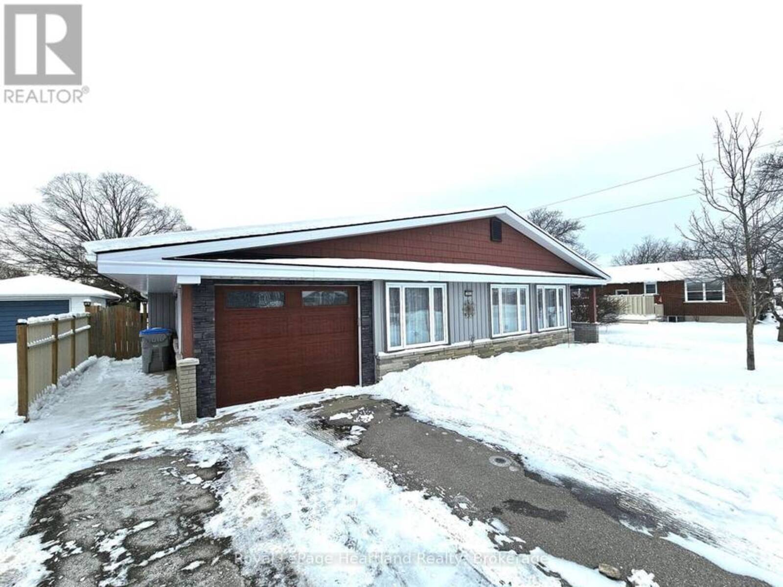 205 BLAKE STREET W, Goderich, Ontario N7A 1Z1