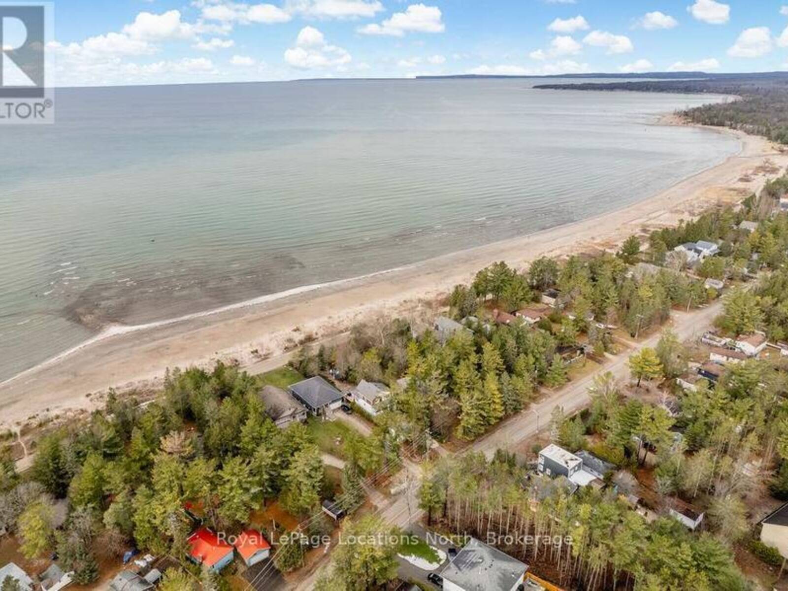 948 RIVER ROAD E, Wasaga Beach, Ontario L0L 2P3