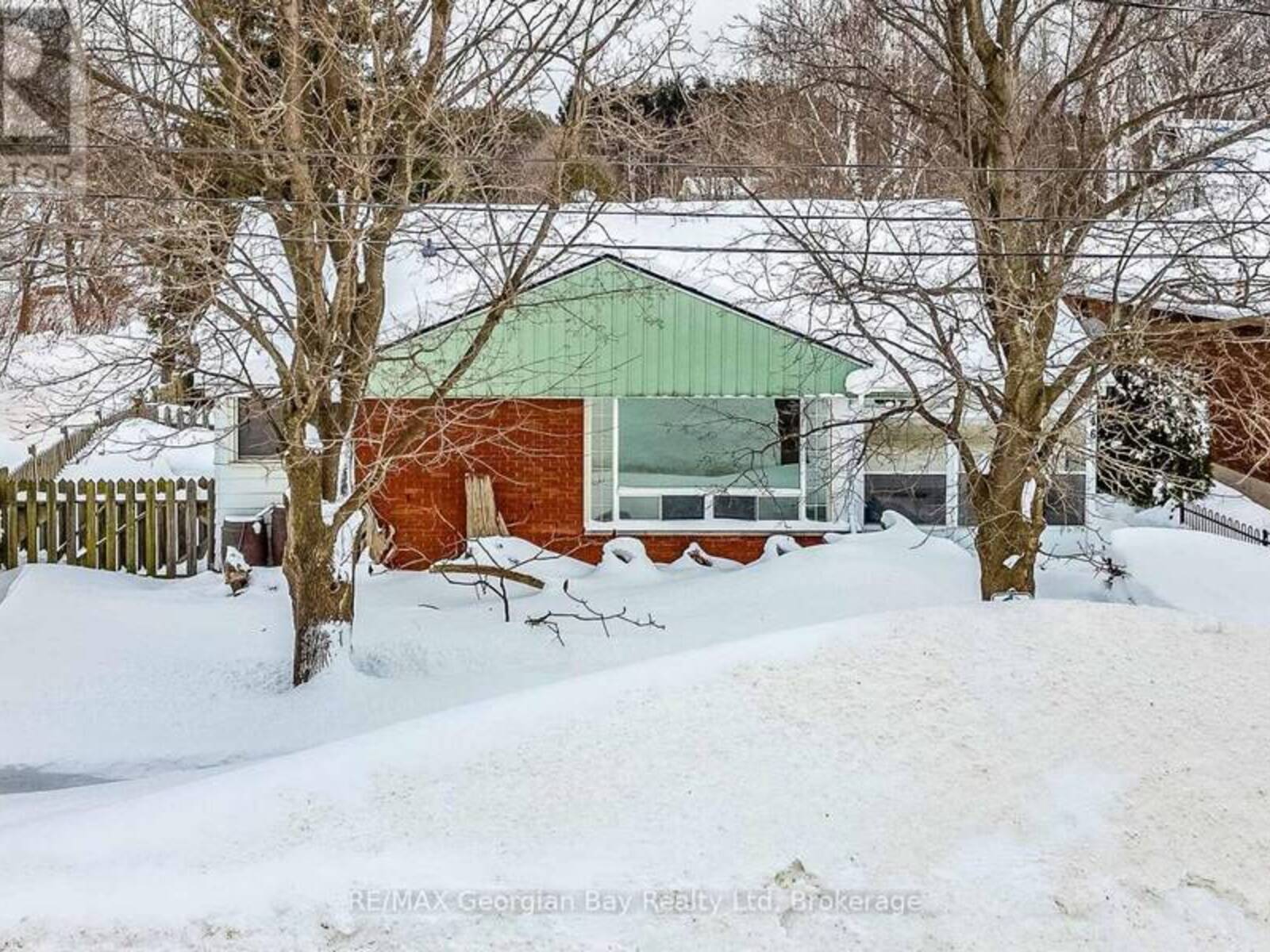 46 JEFFERY STREET, Penetanguishene, Ontario L9M 1K5