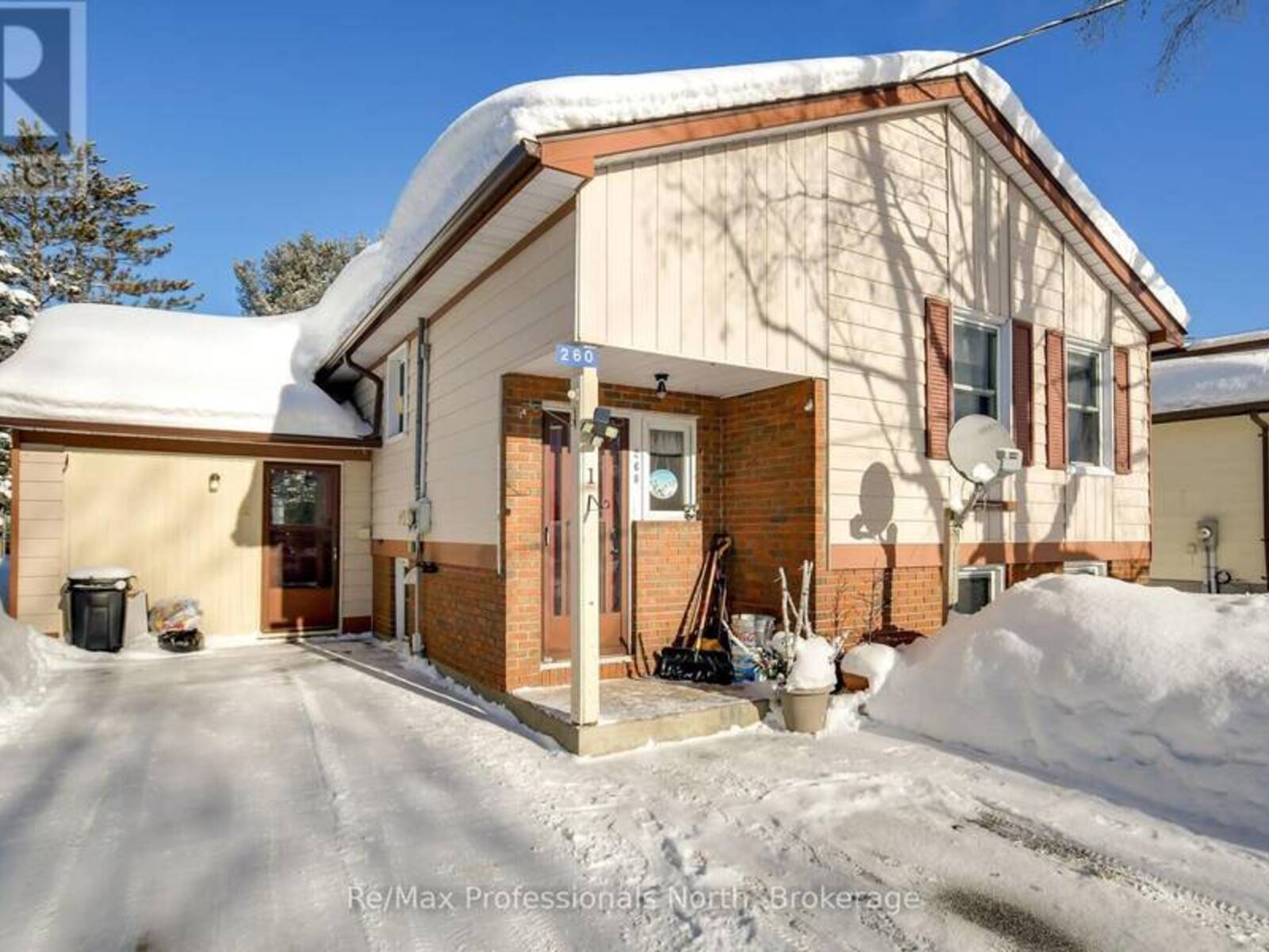 260 PETER STREET, Gravenhurst, Ontario P1P 1G2