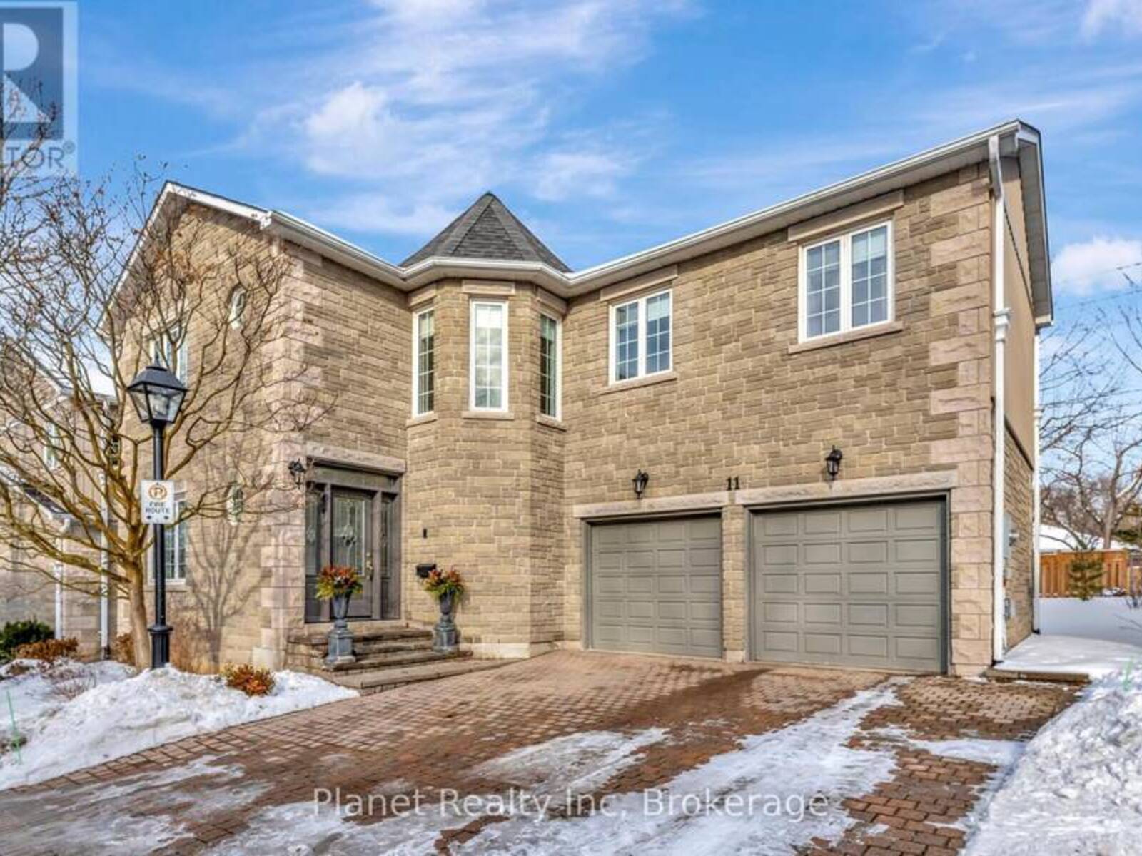 11 - 25 MANOR PARK CRESCENT, Guelph, Ontario N1G 1A2