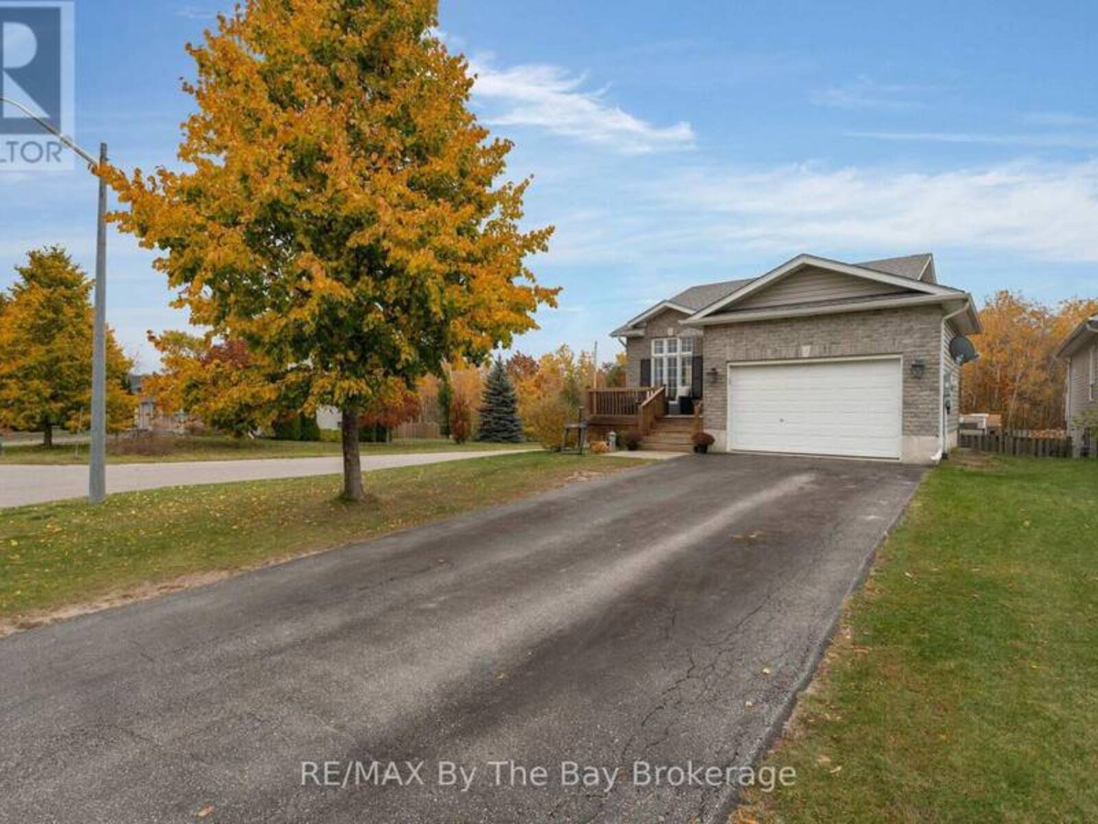 27 GEORGIAS WALK, Tay, Ontario L0K 2A0