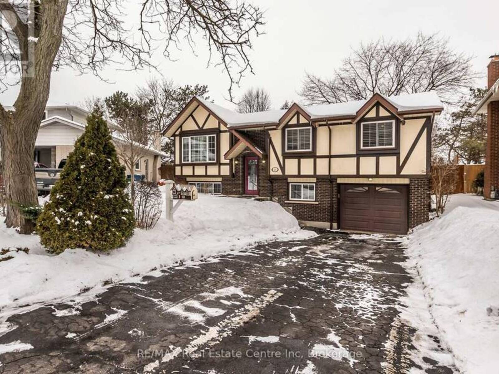 21 BISHOP COURT, Guelph, Ontario N1G 2R8