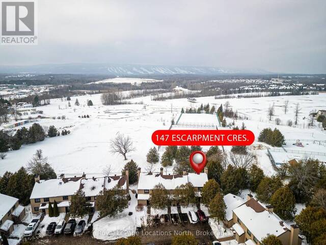 7 - 147 ESCARPMENT CRESCENT Collingwood Ontario, L9Y 5B4 - 4 Bedrooms Condo For Sale