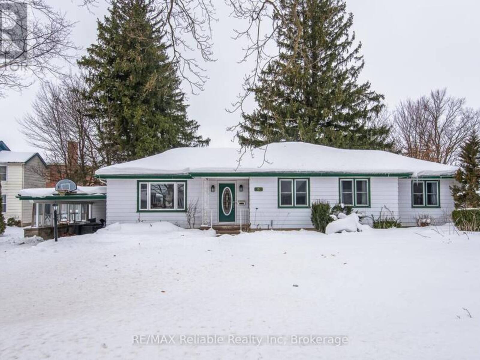 108 RAGLAN STREET, Clinton, Ontario N0K 1L0