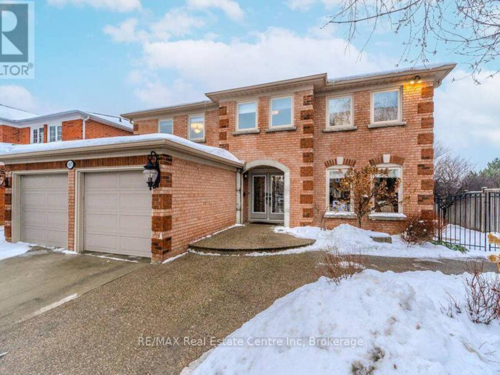 667 BURNETT AVENUE, Cambridge, Ontario N1T 1P1