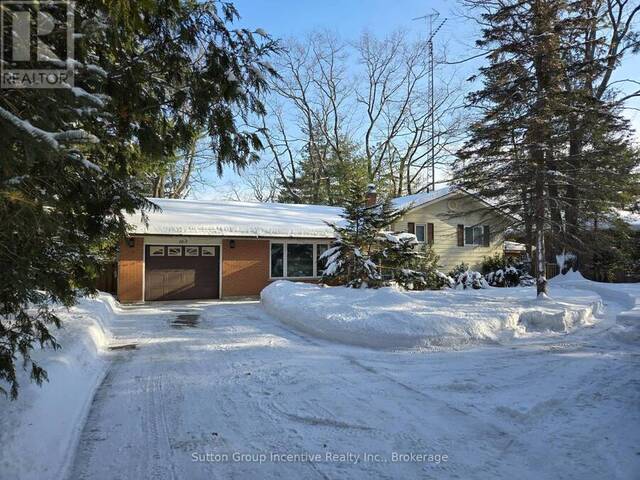 163 WOODLAND DRIVE Wasaga Beach Ontario, L9Z 2V4 - 4 Bedrooms Waterfront Home For sale