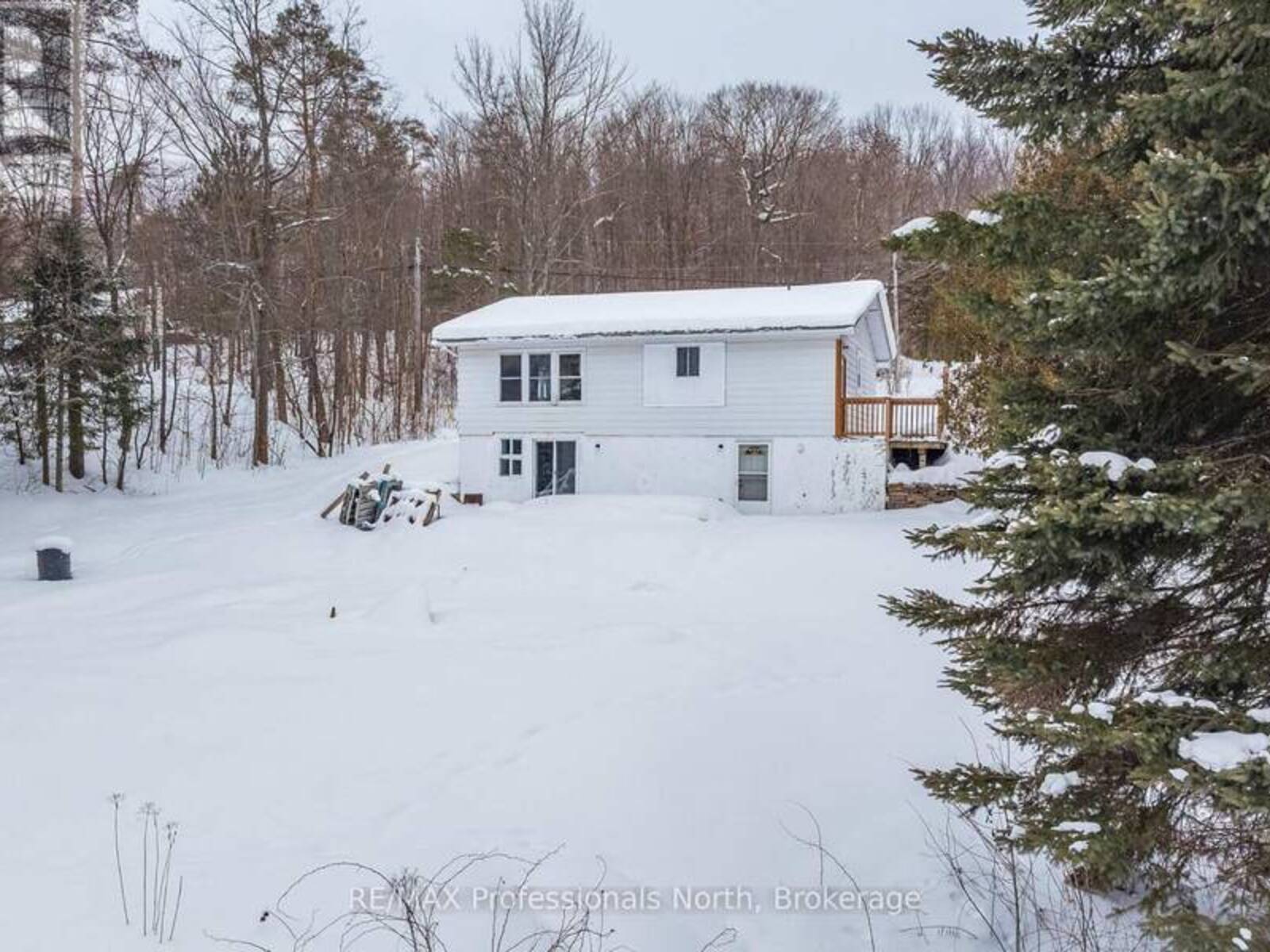 305 FALCON ROAD, Huntsville, Ontario P1H 1N3