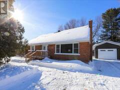 983 CLARENCE STREET North Bay Ontario, P1B 3W1