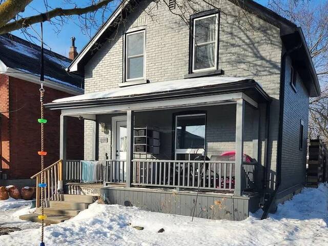 32 TRINITY STREET Stratford Ontario, N5A 4P4 - 3 Bedrooms Home For Sale