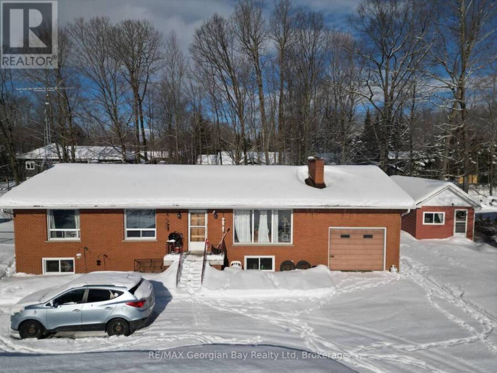 22 OAKWOOD AVENUE, Tiny, Ontario L9M 0J2