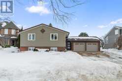 4 MANOR WOOD CRESCENT | Kincardine Ontario | Slide Image Two