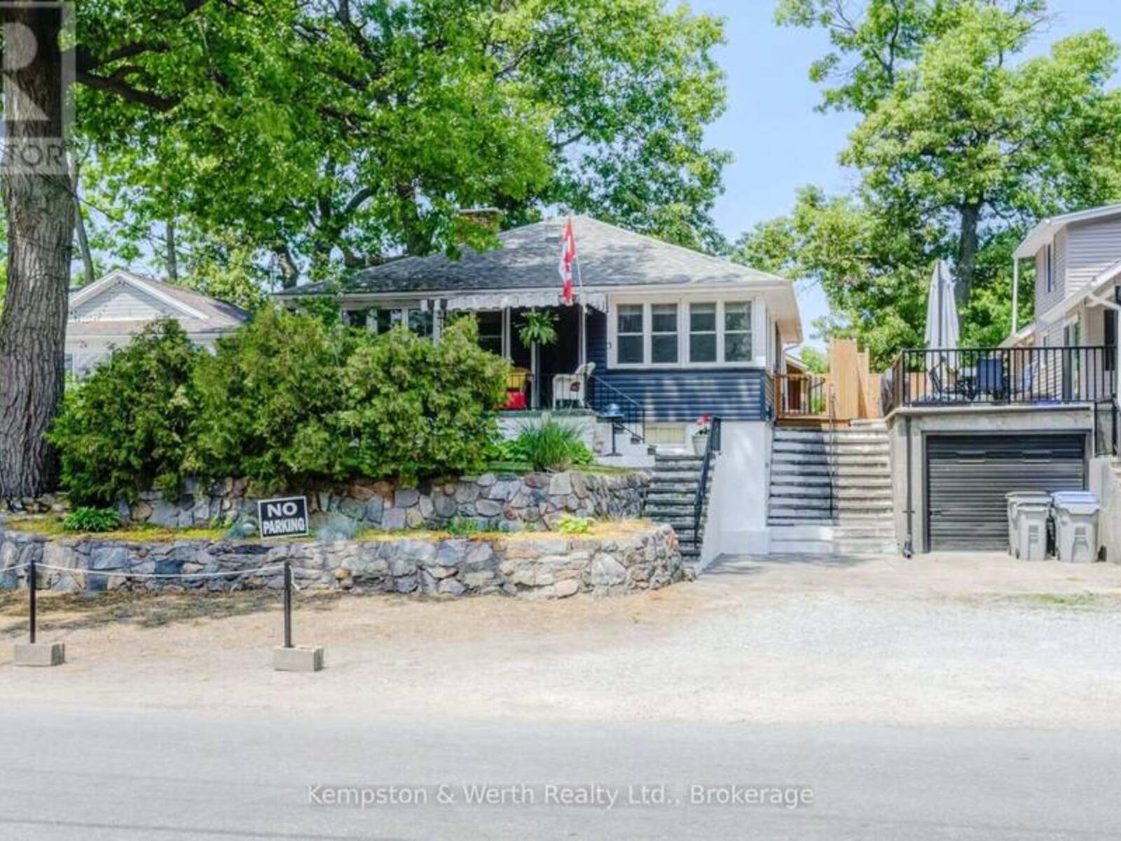 3 ELMWOOD AVENUE, Grand Bend, Ontario N0M 1T0