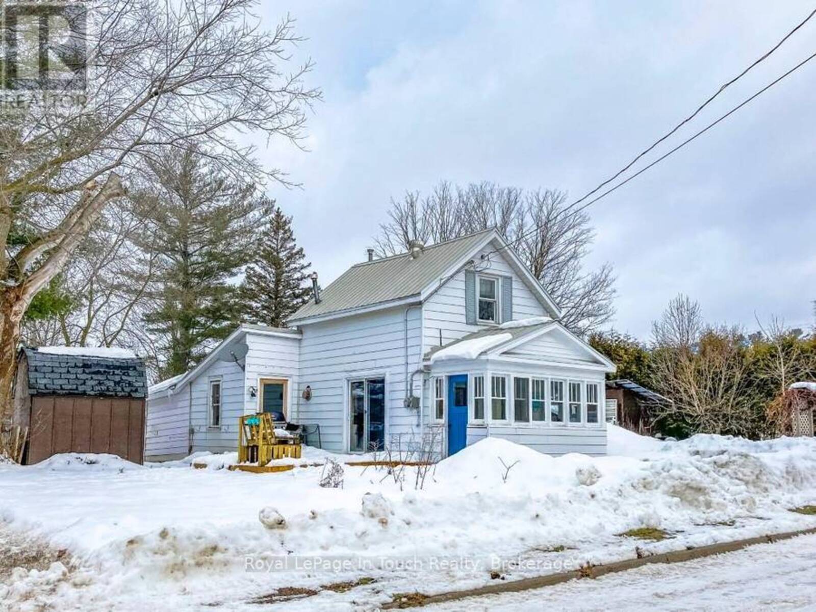 31 WOLFE STREET, Penetanguishene, Ontario L9M 1B7